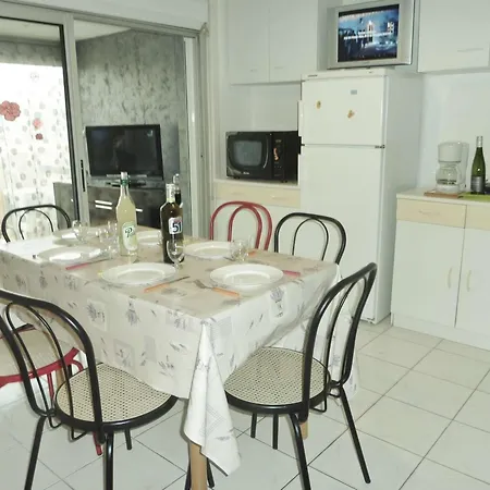 Climatise Avec Piscine, 5 Couchages, Proche Commodites, - Fr-1-387-44 * Marseillan (Herault)